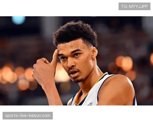 维克托-文班亚马荣获NBA年度最佳防守球员,创最年轻获奖纪录 维克托-文班亚马荣获NBA年度最佳防守球员,创最年轻获奖纪录